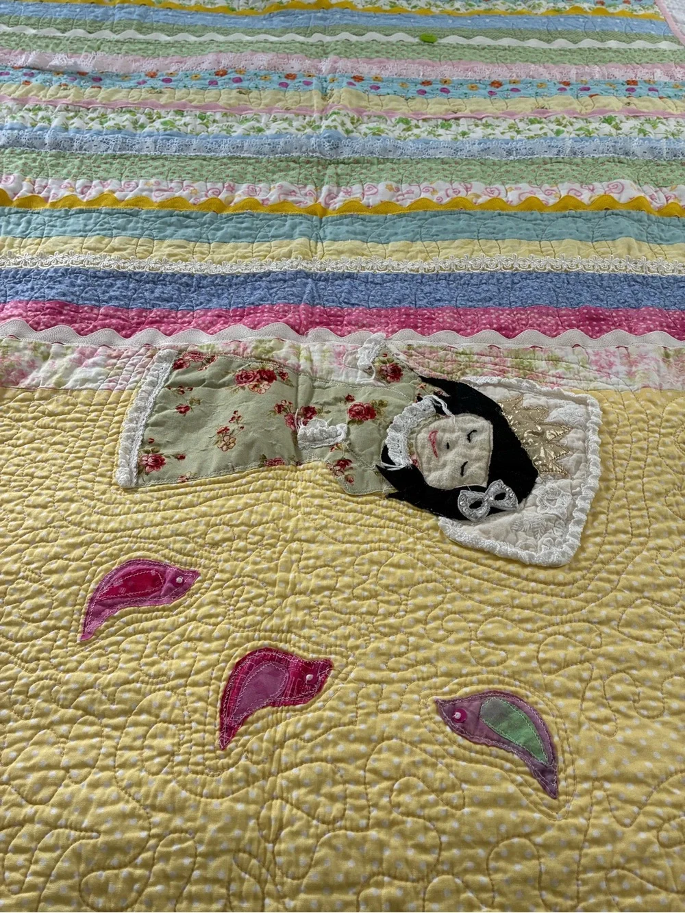 Handmade-style 100% Cotton Baby Quilt – Appliqué Sleeping Girl Reversible 58x38